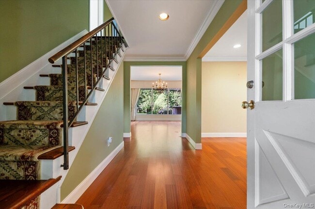 Photo - 24 Thorngrove Ln