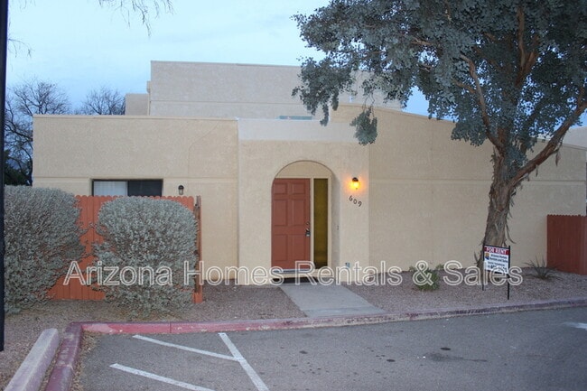 Building Photo - 609 S Liana Ct