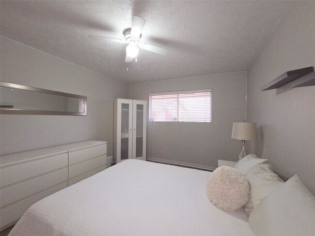 Photo - 801 River Rd