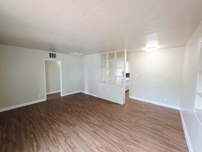 Photo - 2031 E Silver St