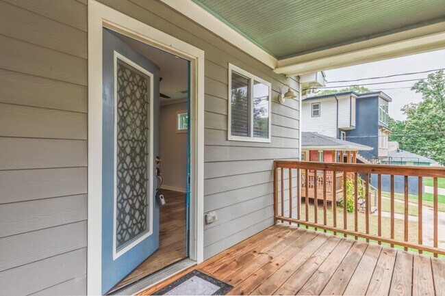 Photo - 1387 Lyle Ave