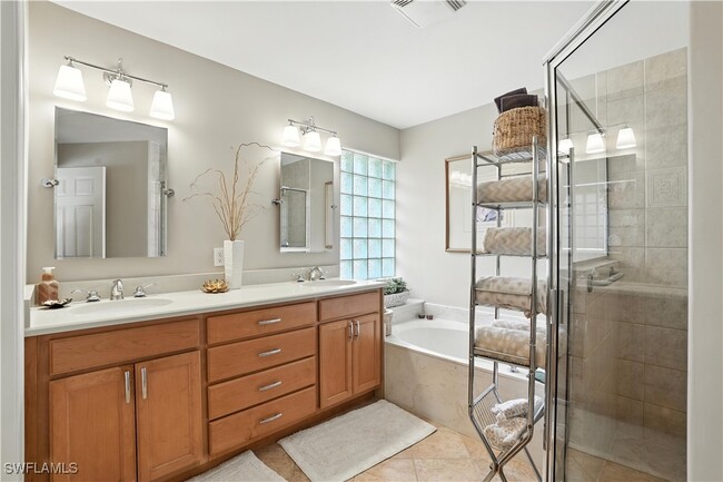 Photo - 1381 Areca Cove