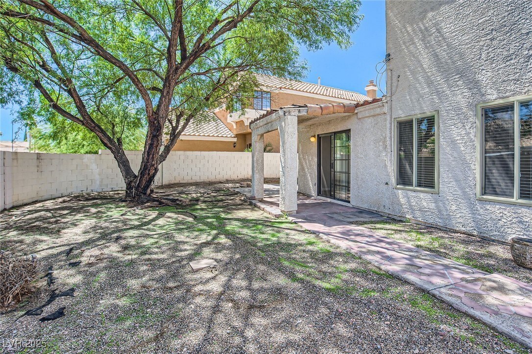 Photo - 7705 Wolf Creek Rd House