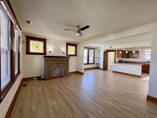 Photo - Fantastic 3-Bedroom Overlea Home with Open-Floor Plan!