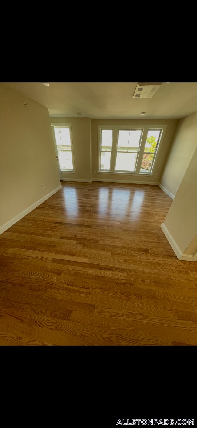 66 Ashford St Unit 2