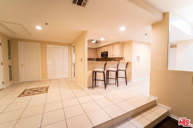 12011 Goshen Ave Unit 202