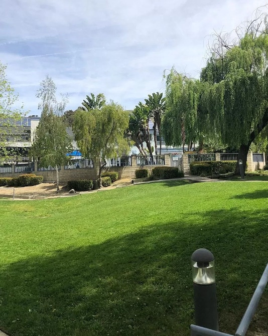 Lawn - 1033 Southwood Dr Unit X