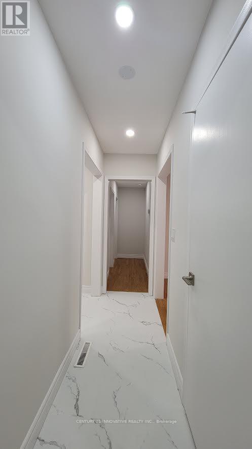 Photo - 83 Thickson Rd