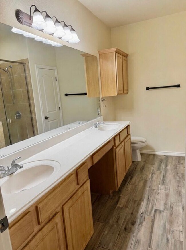 1405 Delsie Dr
