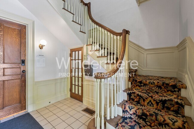 Photo - 628 S Maple St Unit 5