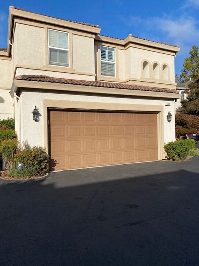 567 Abruzzi Ct