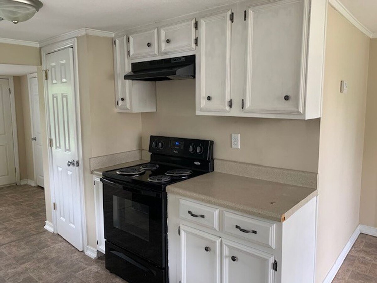 Photo - 2 Bedroom/1 Bath Home off Old Pine Rd