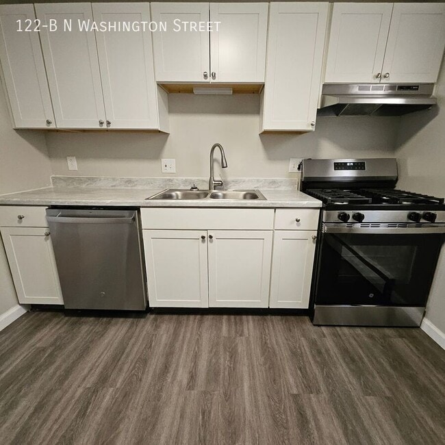 Photo - 122-B N Washington St