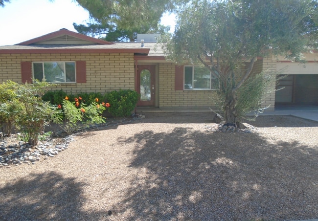 3 Bedroom 2 Bathroom Home - 3 Bedroom 2 Bathroom Home