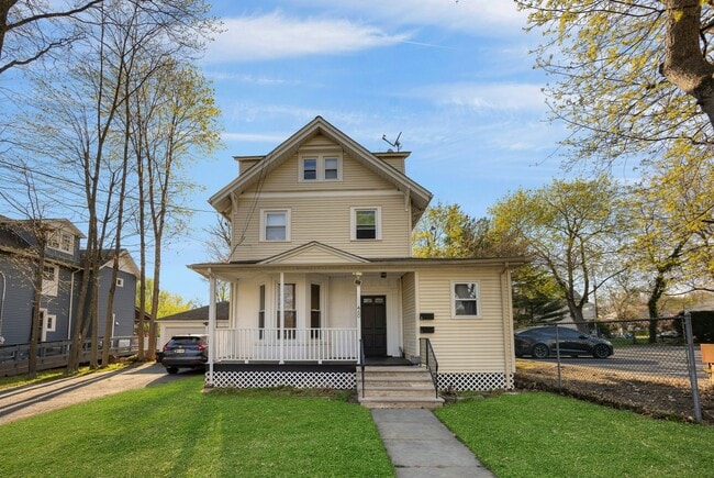 Photo - 460 Orchard St