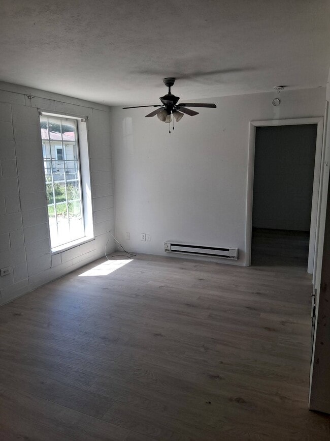 Photo - 2952 7th Ave