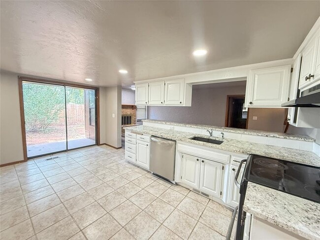 213 Woodbridge Cir