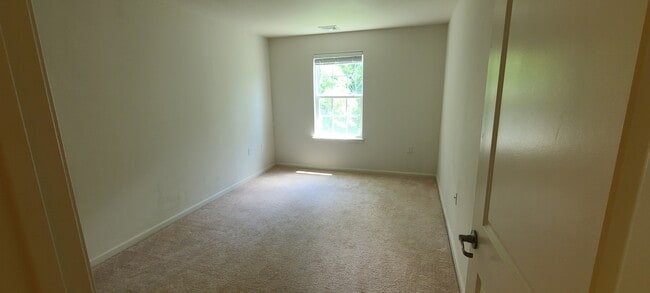 Photo - 408 Waterview Ct