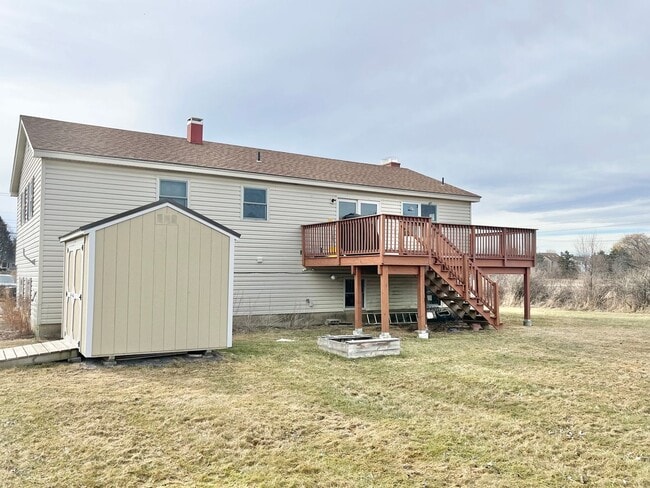 Photo - 3 Bedroom Home in South Burlington VT Available 5/1 or anytime in April!