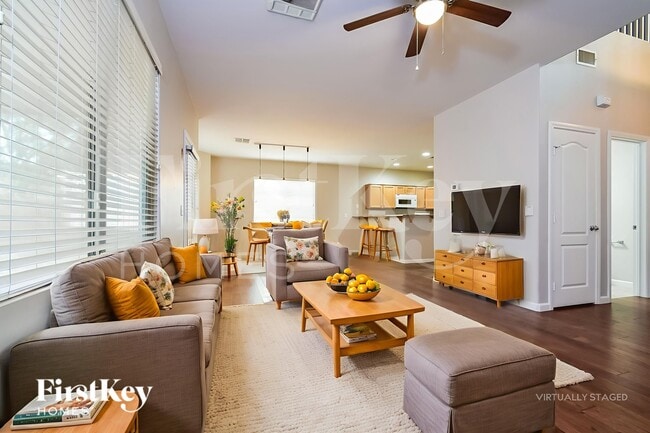 Photo - 10832 Avenzano St