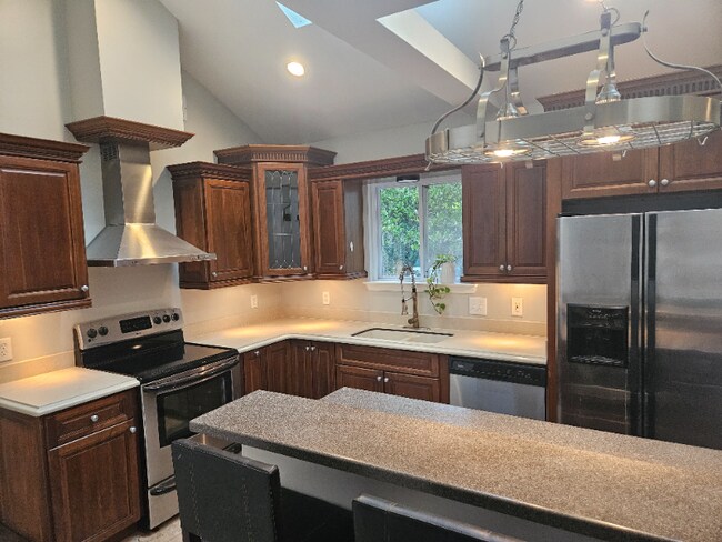 Photo - 114 N Marsh Rd