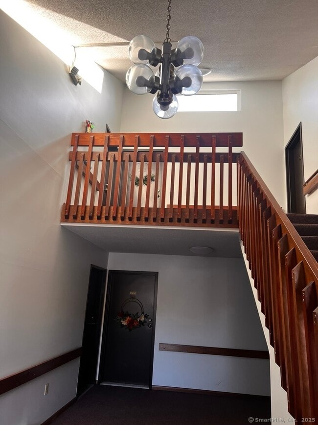 Building Photo - 1010 Twin Circle Dr Rental