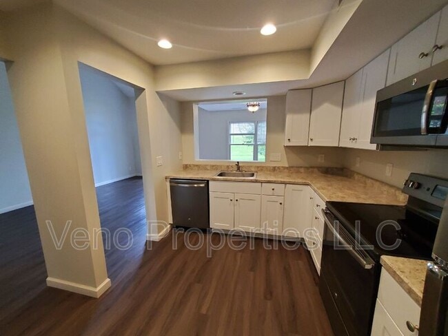 Photo - 66 Plaza Ave