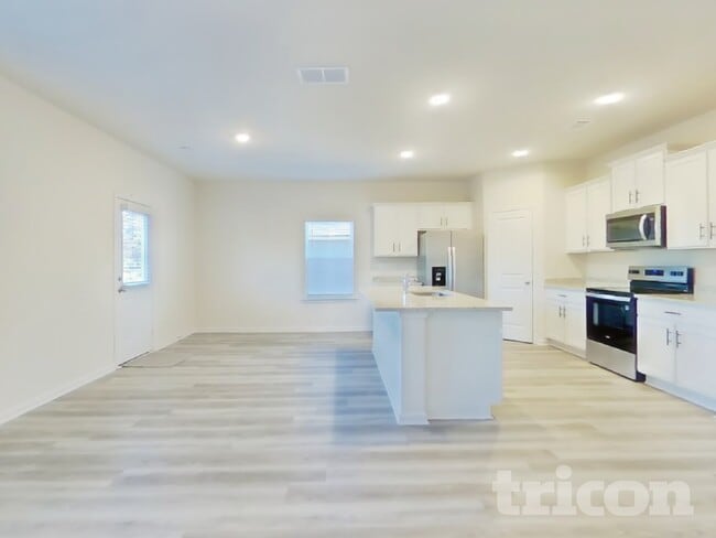 Photo - 307 Limestone Cir