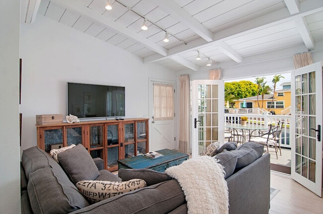 Building Photo - 180 Walnut Ave Unit ID1248685P Rental