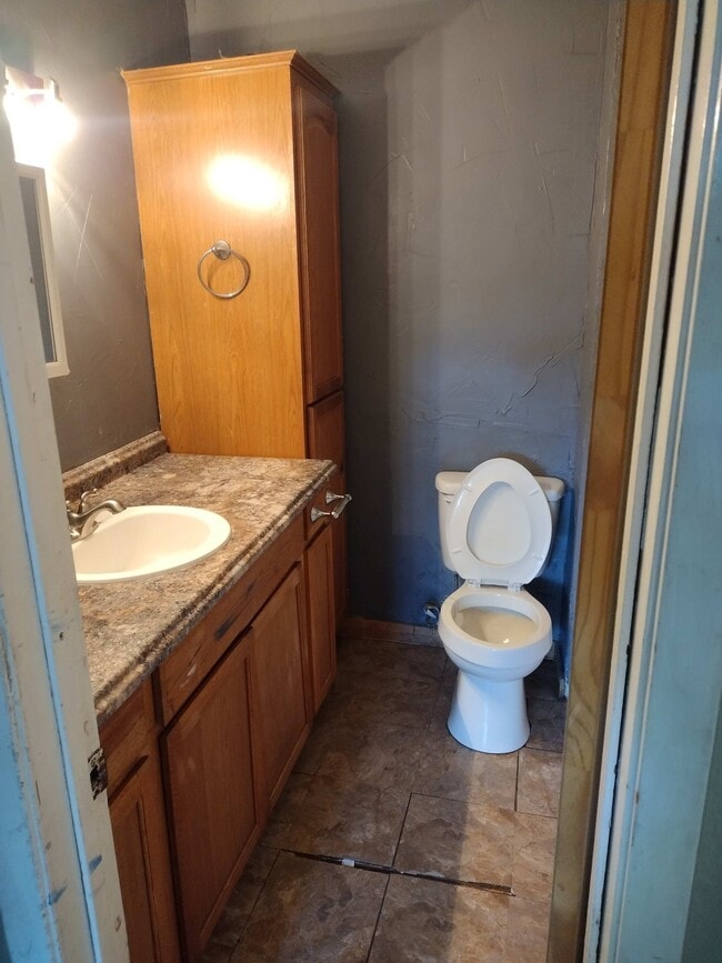 Photo - 1210 Cedar Dr