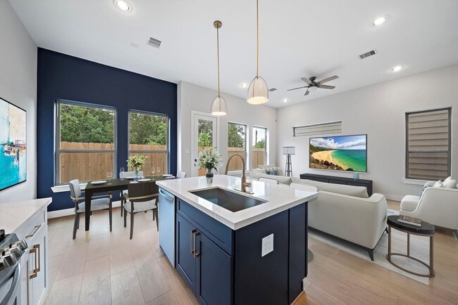 8414 Vogue Ln