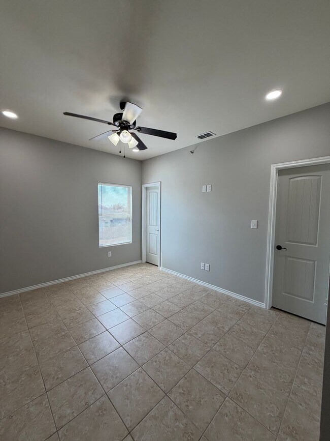 Photo - 306 S 25th St Unidad C-18