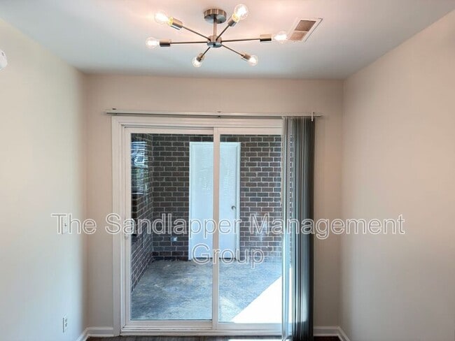 Photo - 186 Dorchester Manor Blvd Unit B