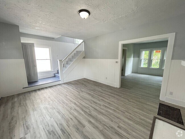 Building Photo - 949-951 Ferndale Ave Unit 951 Rental