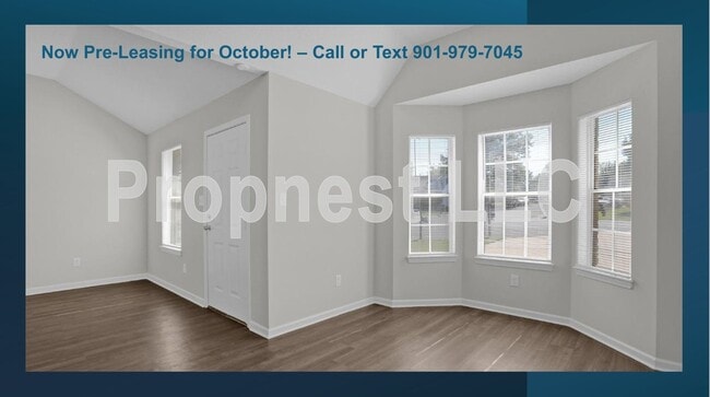 Building Photo - Cozy 3 bedroom/2 Bath townhome with vaulte...