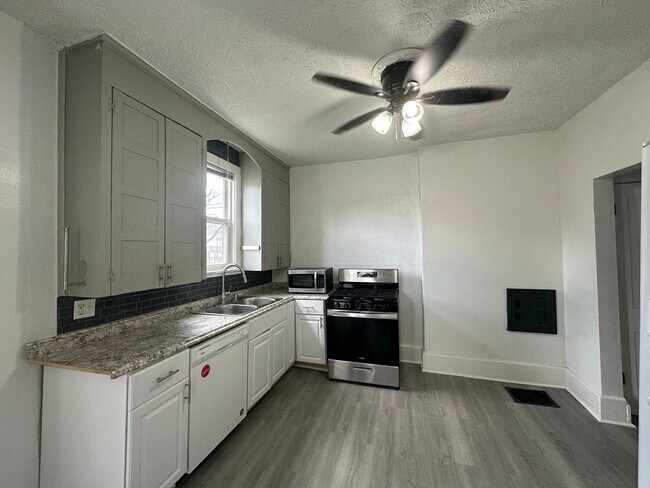 Kitchen - 2037 Floral Ave