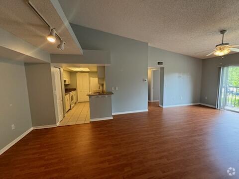 Building Photo - 100 Crestwood Ct N Unit 113 Rental