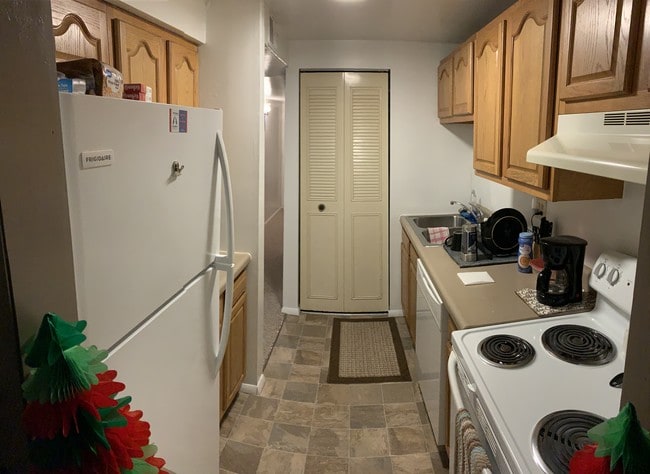 Photo - Bloomfield Apartments Unit 2C2