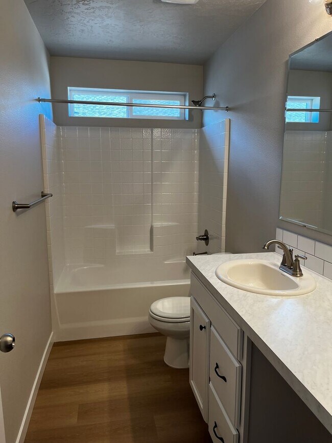 Never Lived in Brand New 4 bedroom 2 bathr... Rental House Rental in