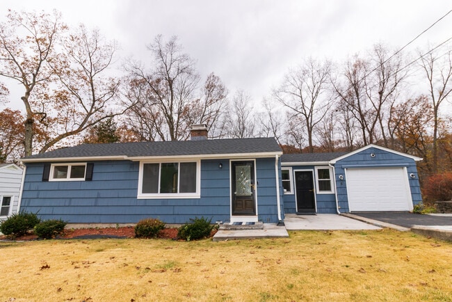 Building Photo - 149 Lakeside Blvd E