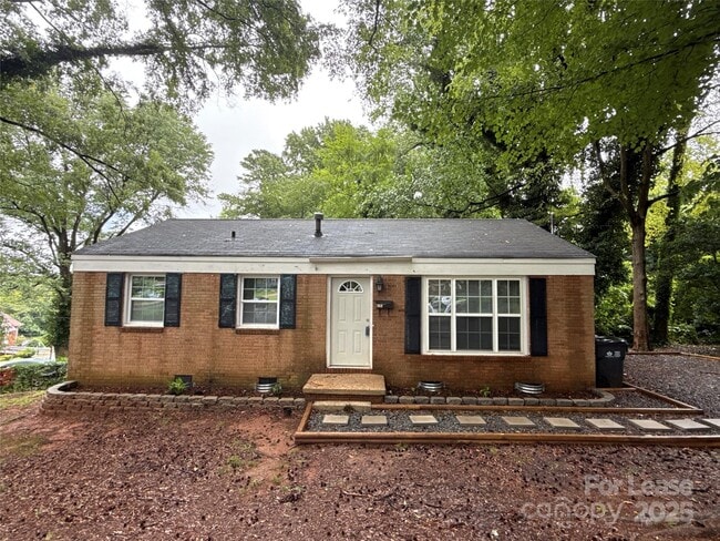 Building Photo - 2818 Ravencroft Dr Rental