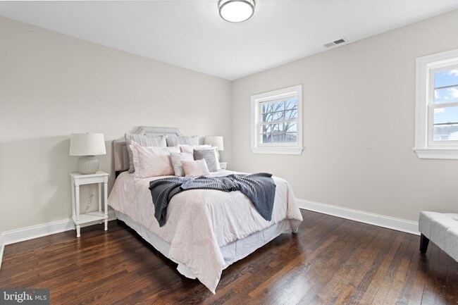 Photo - 1011 Bashford Ln