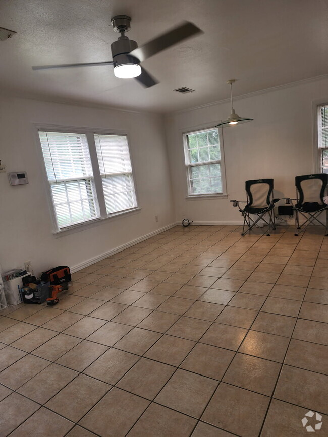 Building Photo - 1110 Greenlee St Rental