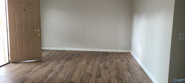 Photo - 6214 Robinhood Ln NW Unidad B