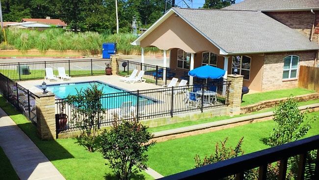 POOL AREA - Panther Place Apartments