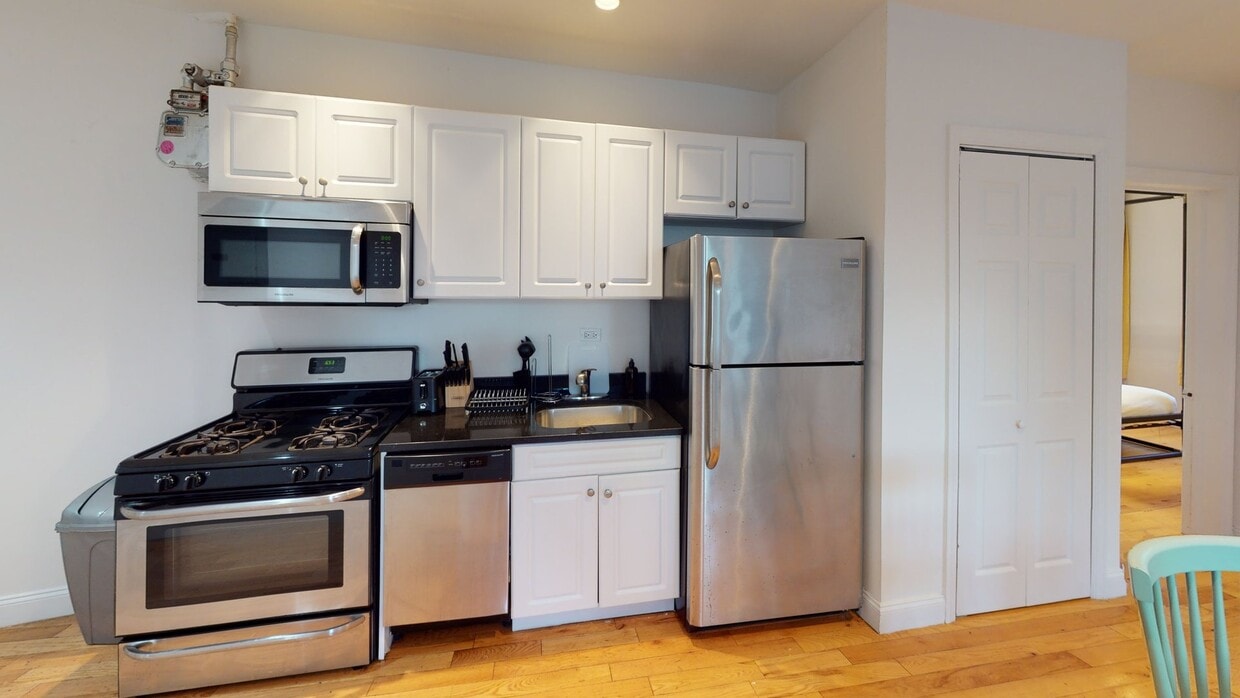 Photo - Private bedroom in 4 bed/2 bath Home