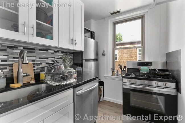 Building Photo - 7 Woodbridge St Rental