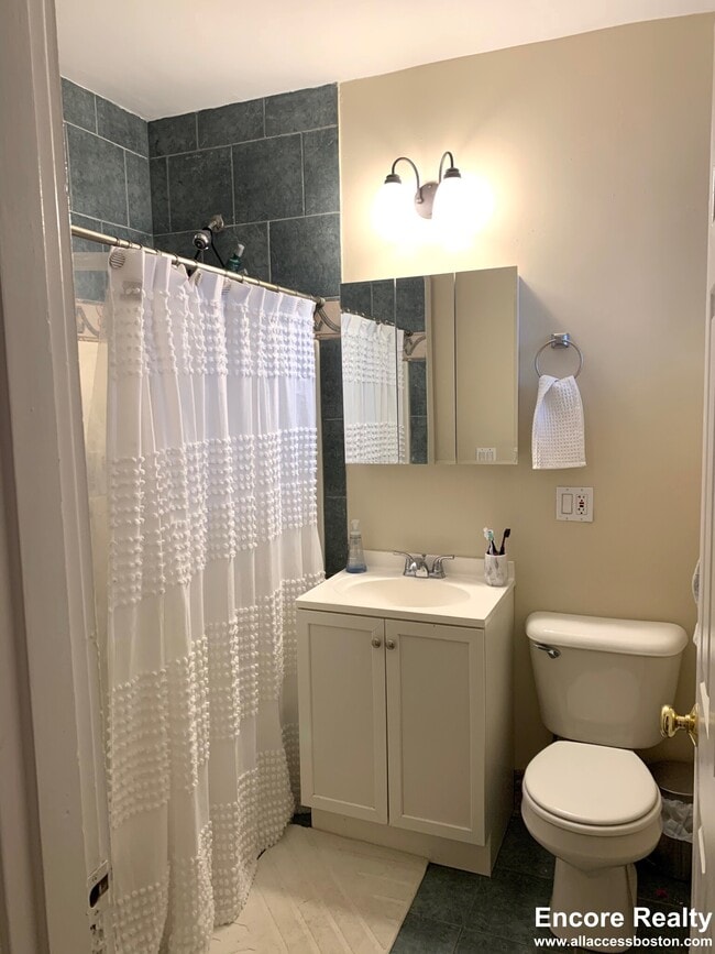 Photo - 33 Highgate St Unit 4