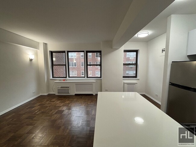Photo - BEEKMAN PLACE Unit 9E