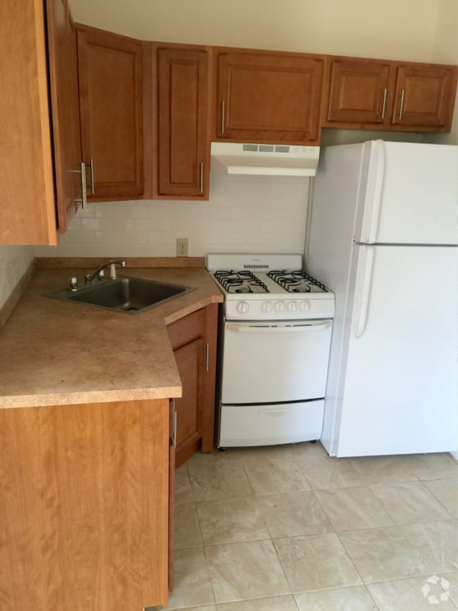 Building Photo - 12 Brighton Ave Unit #1 Rental